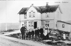 Familiebilde. Familien Stai på Solheim, Folldal. Storelvdøle