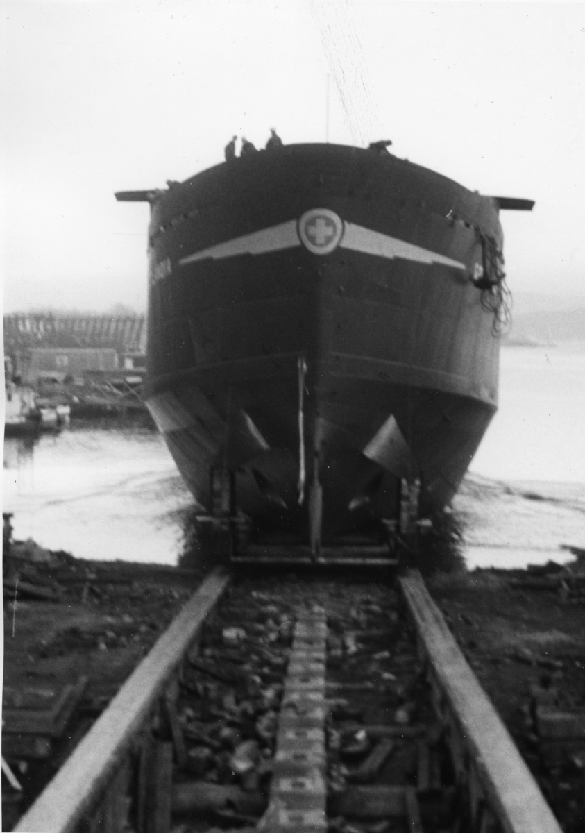 Byggenr. 52 v. LMV: Gottlandia
6 foto frå stabelavløpinga.