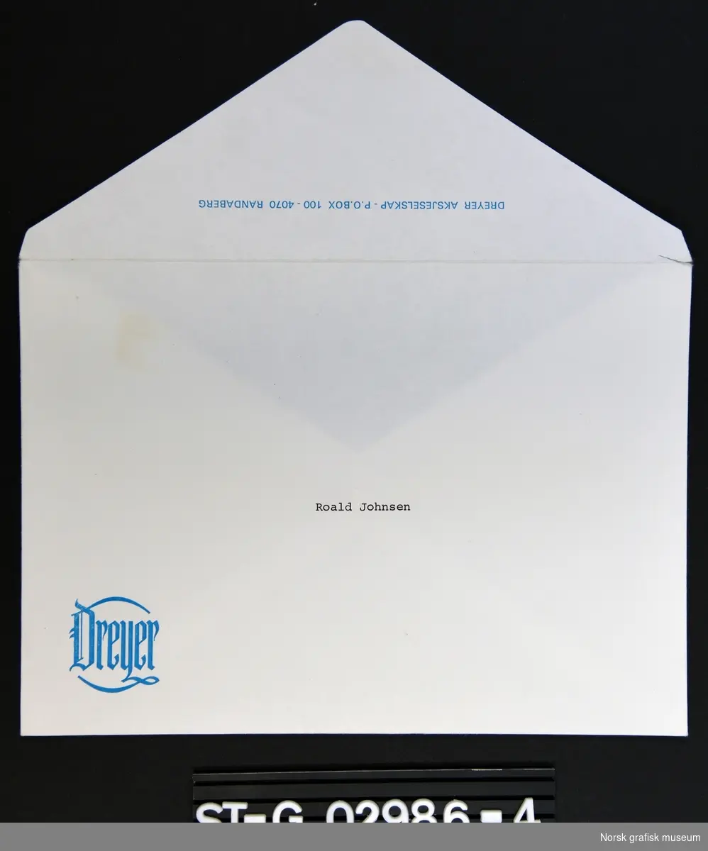 Maskinskrevet attest med konvolutt fra Dreyer Aksejselskap til Roald Johnsen, datert Grødem 17/9 1982 av Ivar Holm.