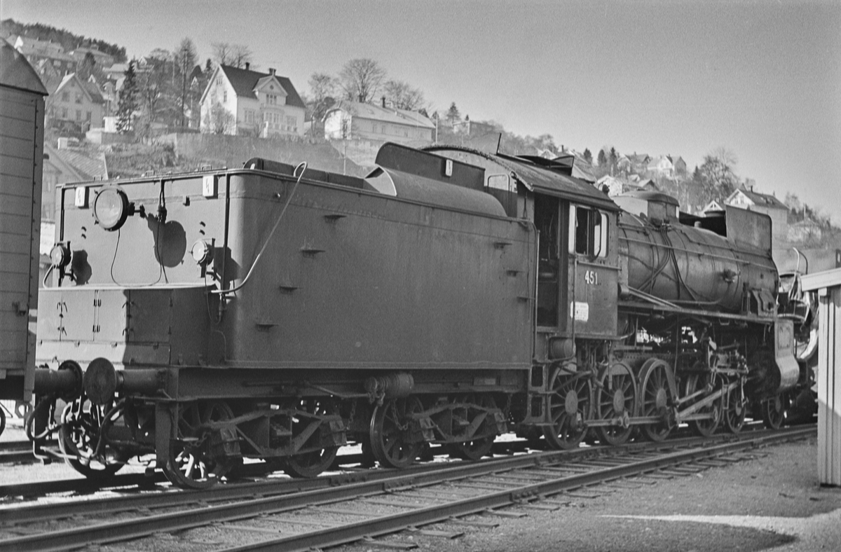 Damplokomotiv type 31b nr. 451 på Marienborg ved Trondheim.