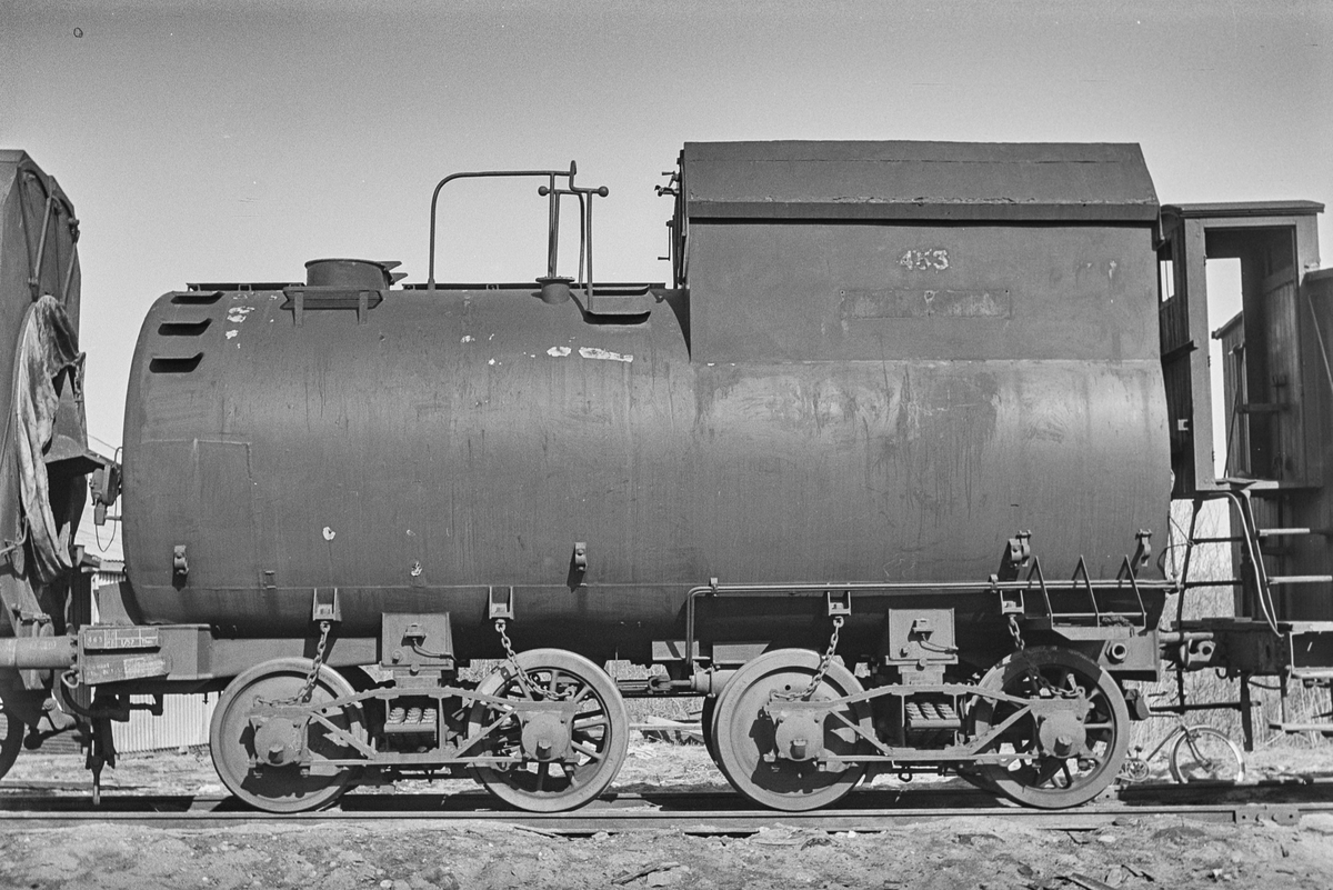 Tenderen til damplokomotiv type 49a nr. 463 Dovregubben på Marienborg ved Trondheim.