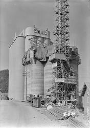 Tilbygg på kornsilo i Buvika