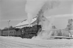 Dagtoget fra Trondheim til Oslo Ø, tog 302, på Røros stasjon