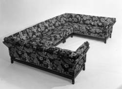 Sofagruppe. Stor hjørnesofa.