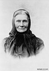 Portrett av kvinne. Hanna Pedersdatter Brennebakken, født 18