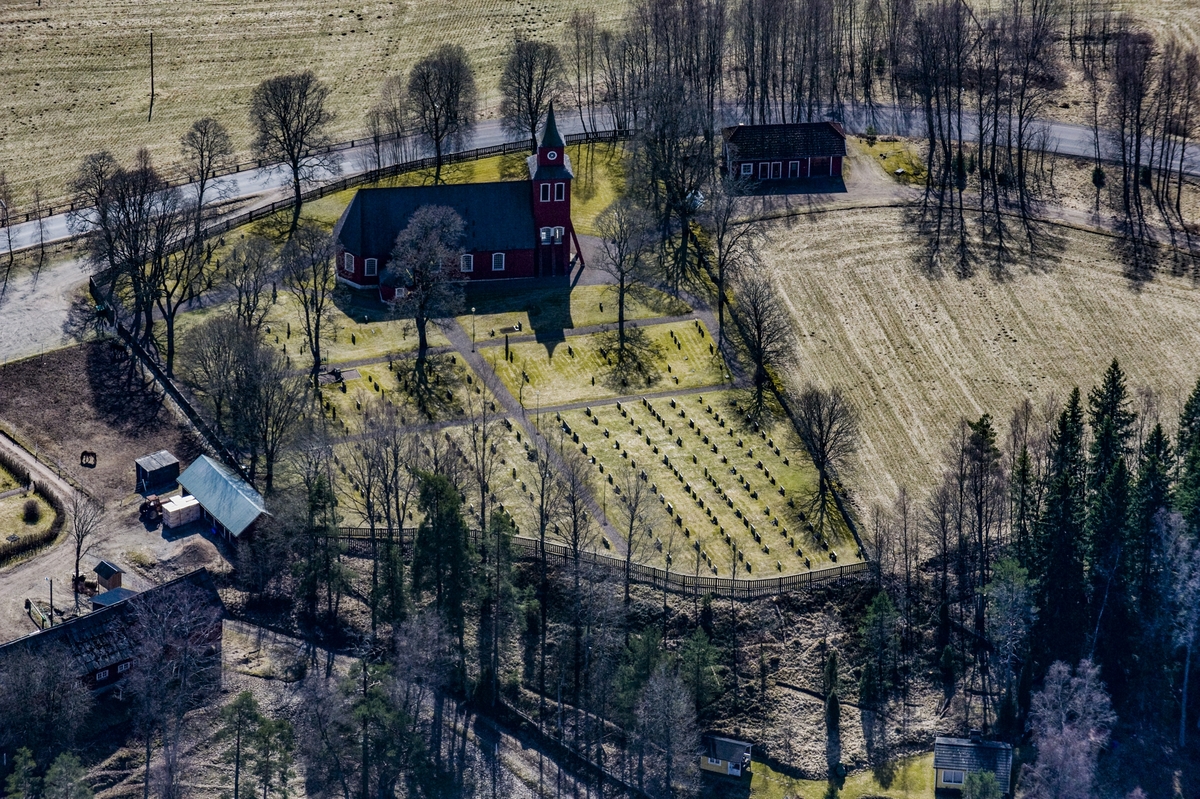 Flygfoto över Mulseryds kyrka i Jönköpings kommun.