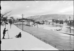 Kanalveien i vinterlandskap ved Holtakanalen