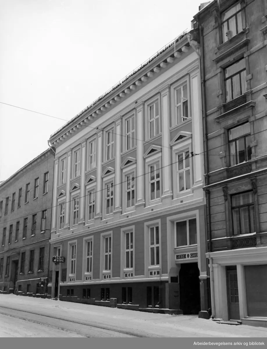 Welhavens gate 9. Gammel gård, nyoppusset. Januar 1956