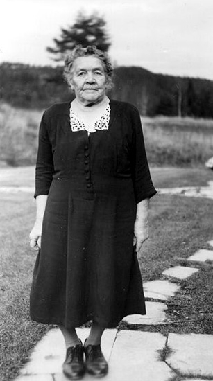 Finsktalande Kristina Olsson född 1886  i Mellangården, Norra Viggen, Nyskoga.