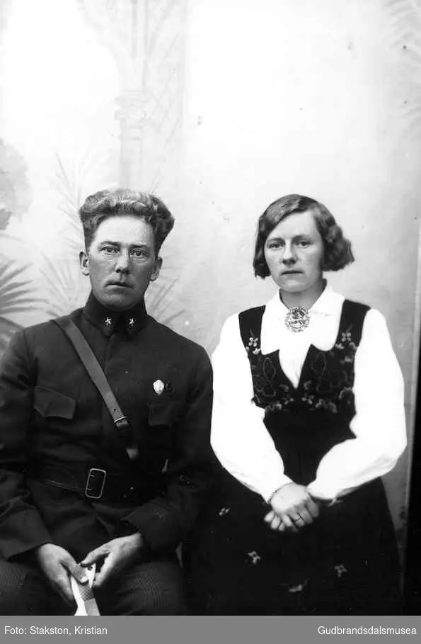 Brudeparet Marit Wiker (f. Lindsheim 1908) og Harald Wiker (f. 1902)