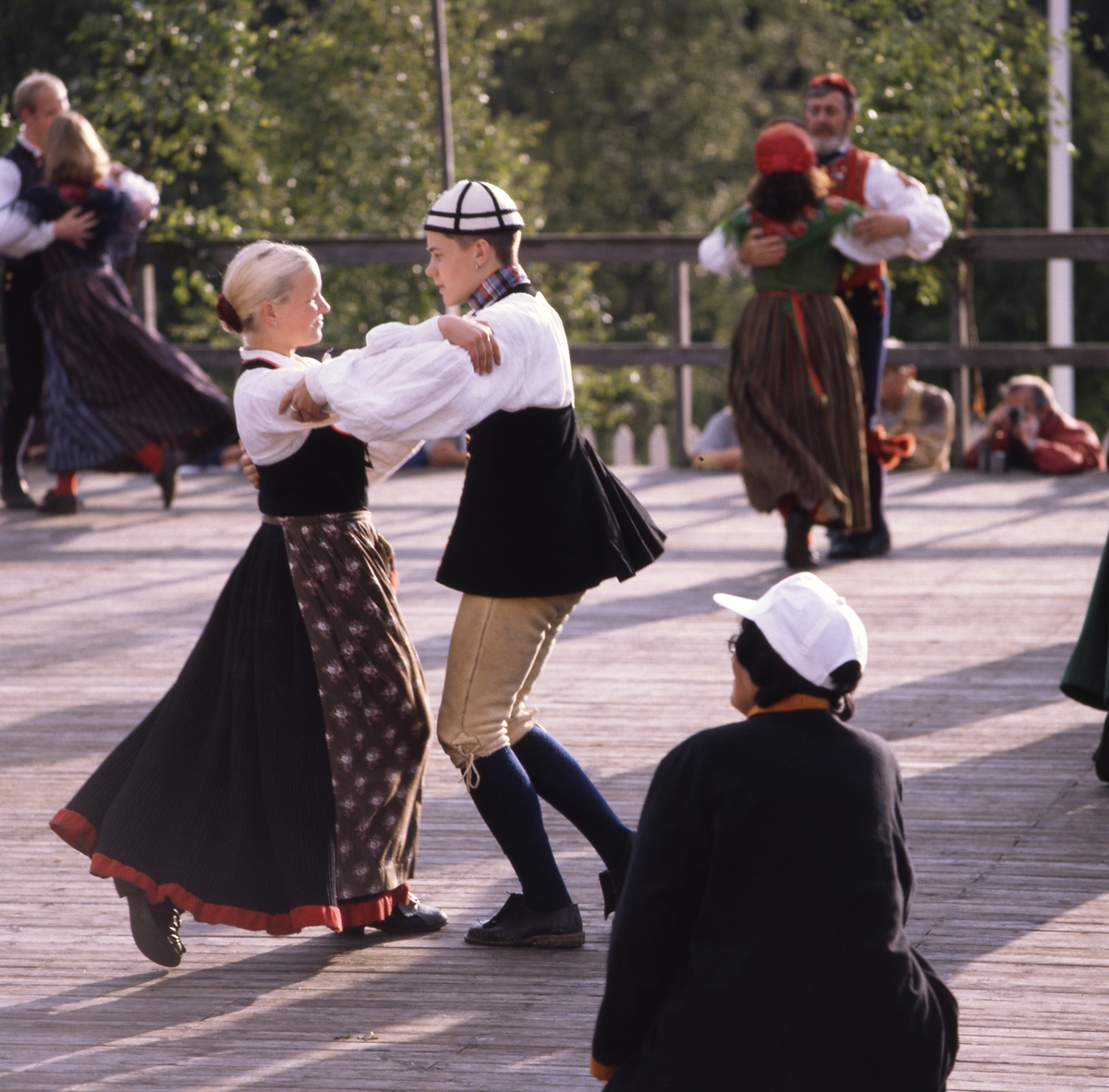Hälsingehambons final i Järvsö 11 juli 1998. Här uppträder några danspar på Stenegårds scen.