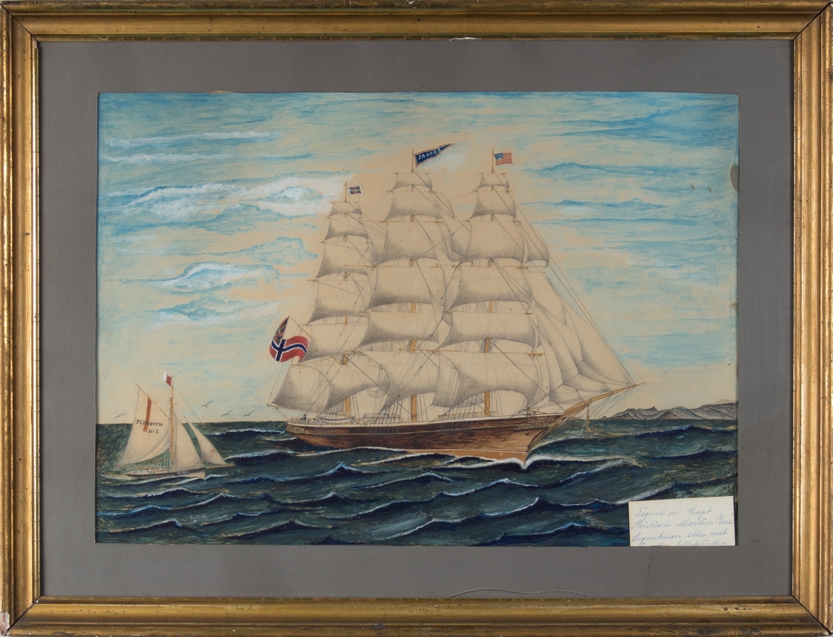 Skipsportrett av fullrigger JAKOBA for fulle seil. Det amerikanske flagget på fortoppen og unionsflagget på messangaffelen. Losskøyte merket Plymouth No 2 til venstre i motivet.