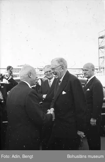 Kungainvigningen 16 juni 1964. 
Fotograf Bengt Adin, Göteborg. Regi Hans Håkansson.
Kung Gustaf VI Adolf tackar Mr. Haider.