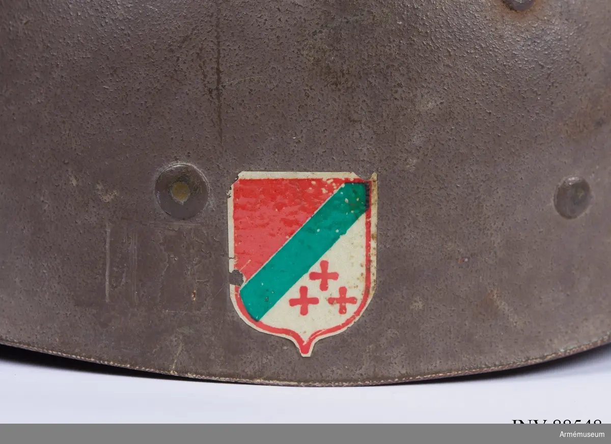 Hjälm för gendarm med symbolen för det självständiga Katanga 1960-1963 på hjälmens högra sida.