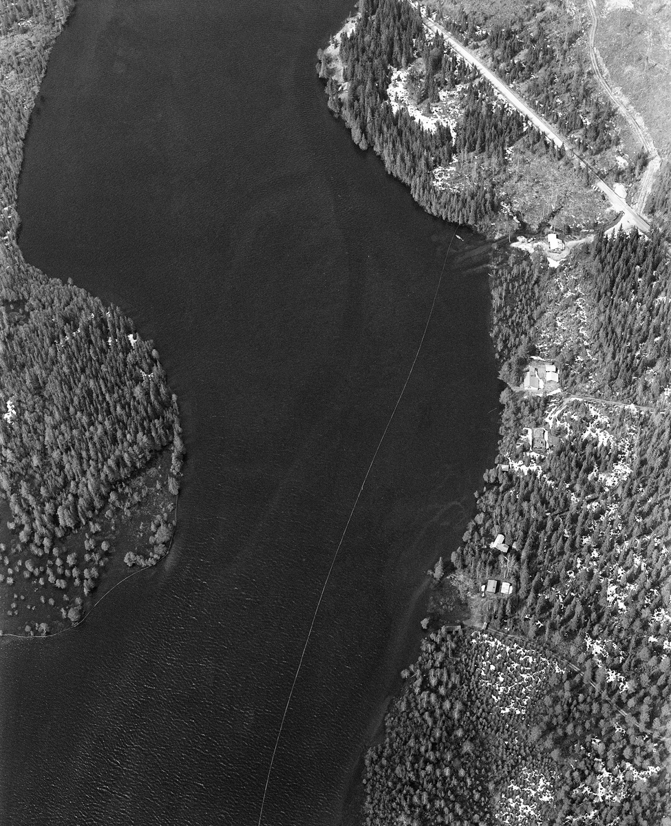 Flyfoto. Stopplense på Sennsjøen. Bildet er datert 15. 5. 1986.