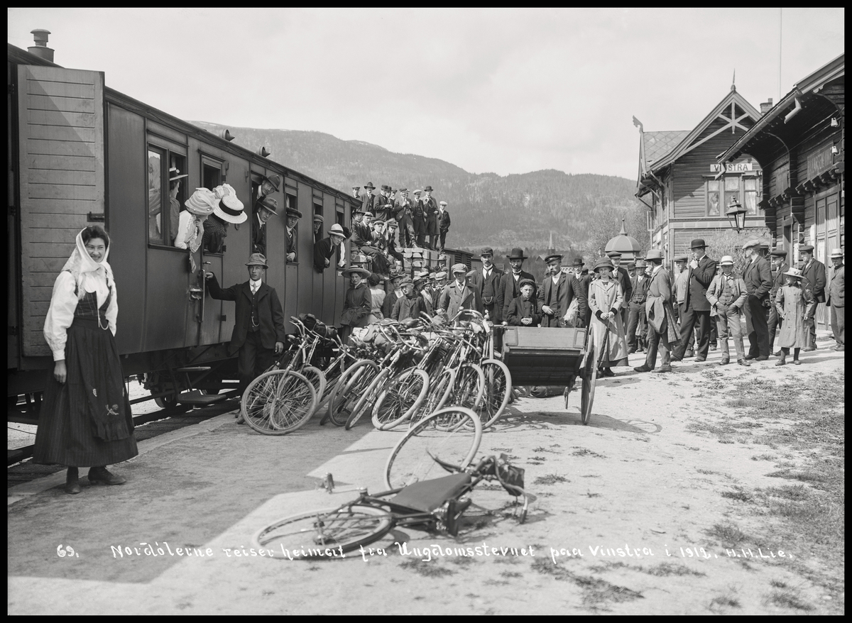 Kort: N.Fron 25/5 1912 Ungdommens transport fra Vinstra efter stevnet i Pinsen 1912