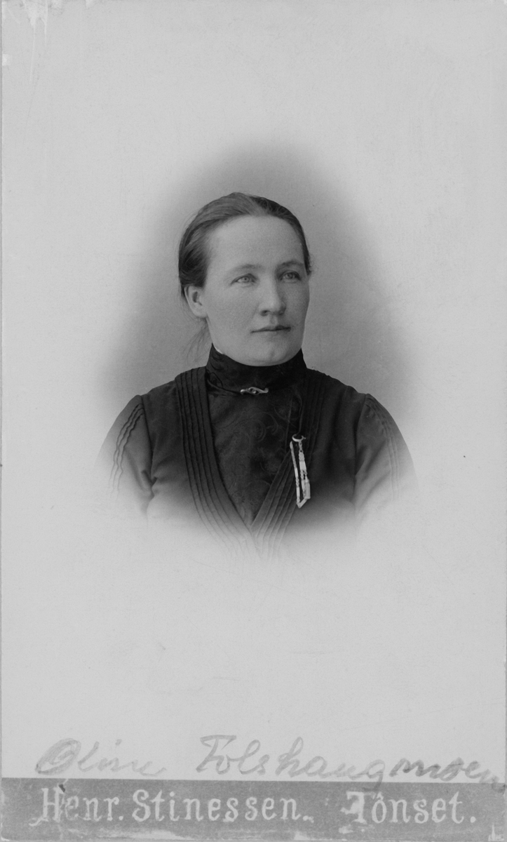Portrett av kvinne - Oline Folshaugmoen (31.12.1872-31.3.1949)