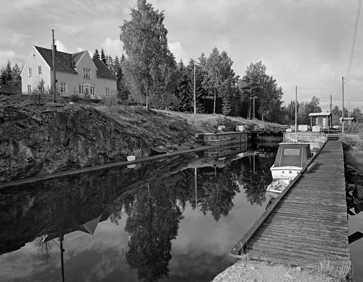 Fra Kanalen Inn Mot Det øverste Slusekammeret Brekke Sluser I Stenselva I Tidligere Berg Herred 