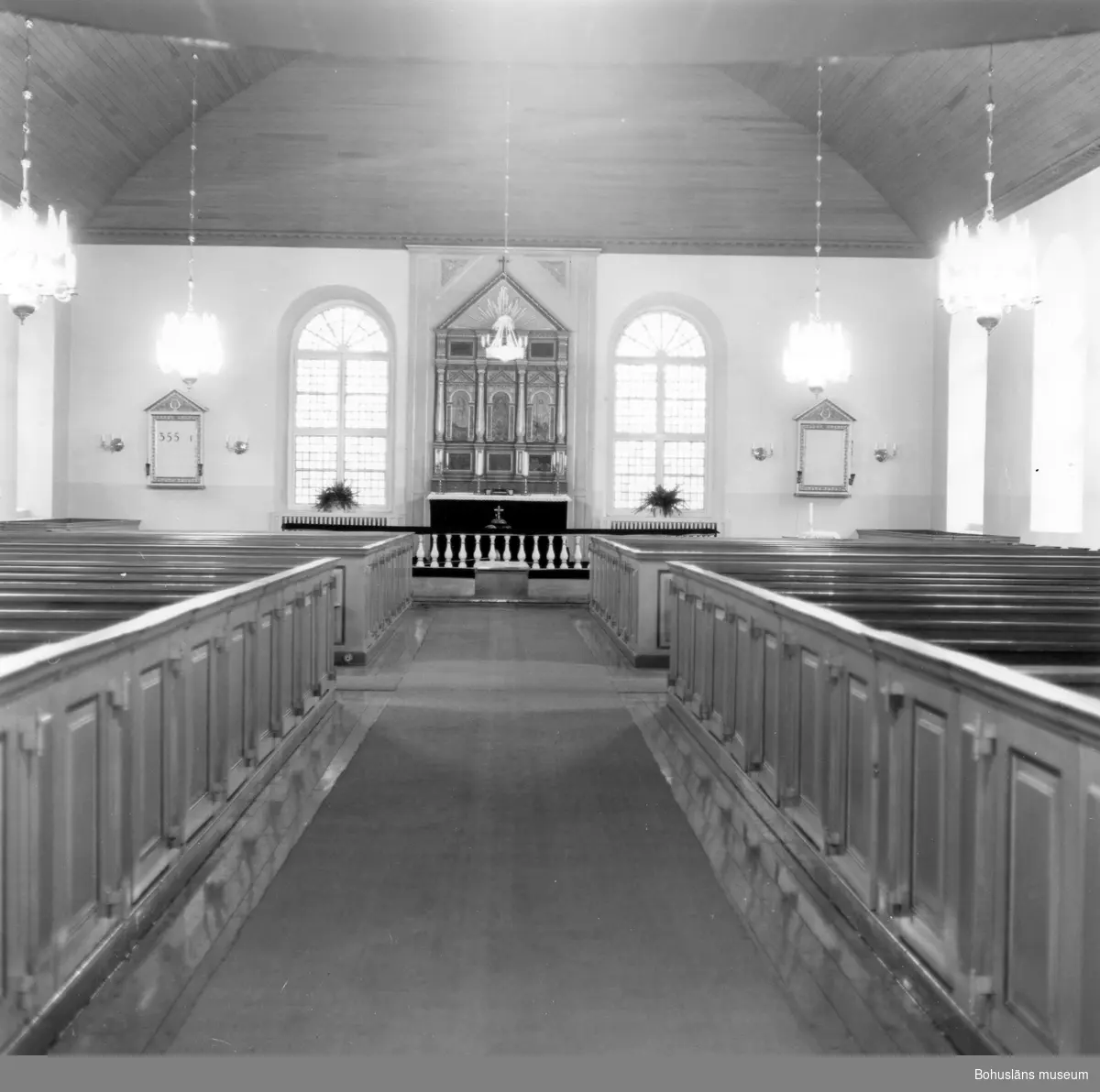 Text till bilden: "Myckleby kyrka. Interiör mot koret".
