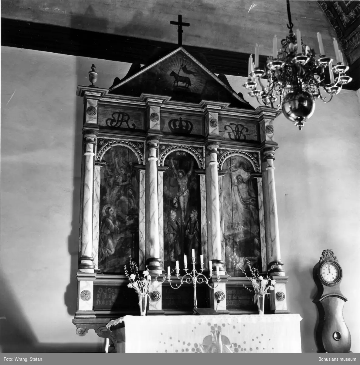 Text till bilden: "Naverstads kyrka. Altaruppsats från 1600-talet".