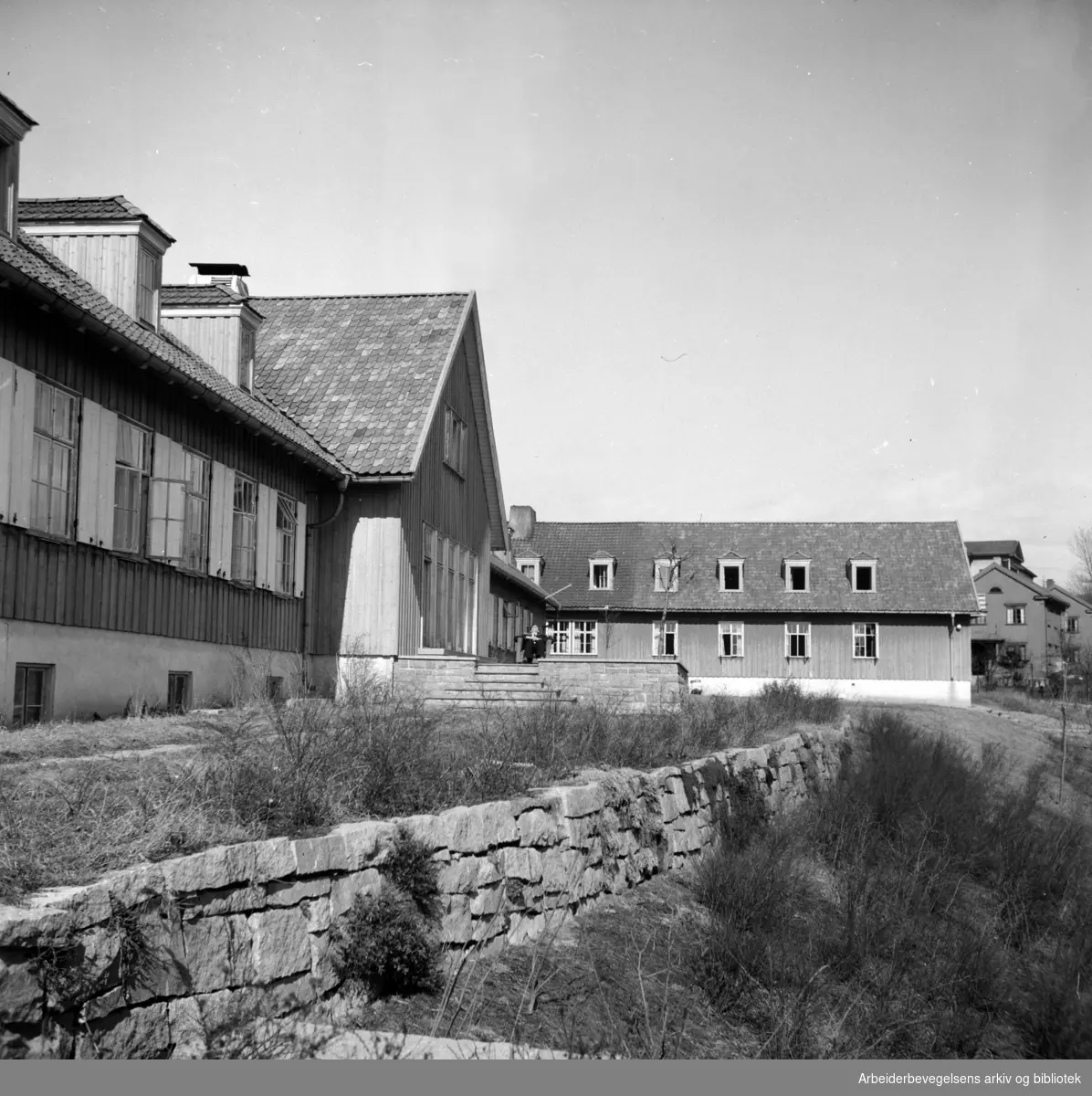 Attføringsinstituttet på Sinsen. Eksteriør. Oktober 1947