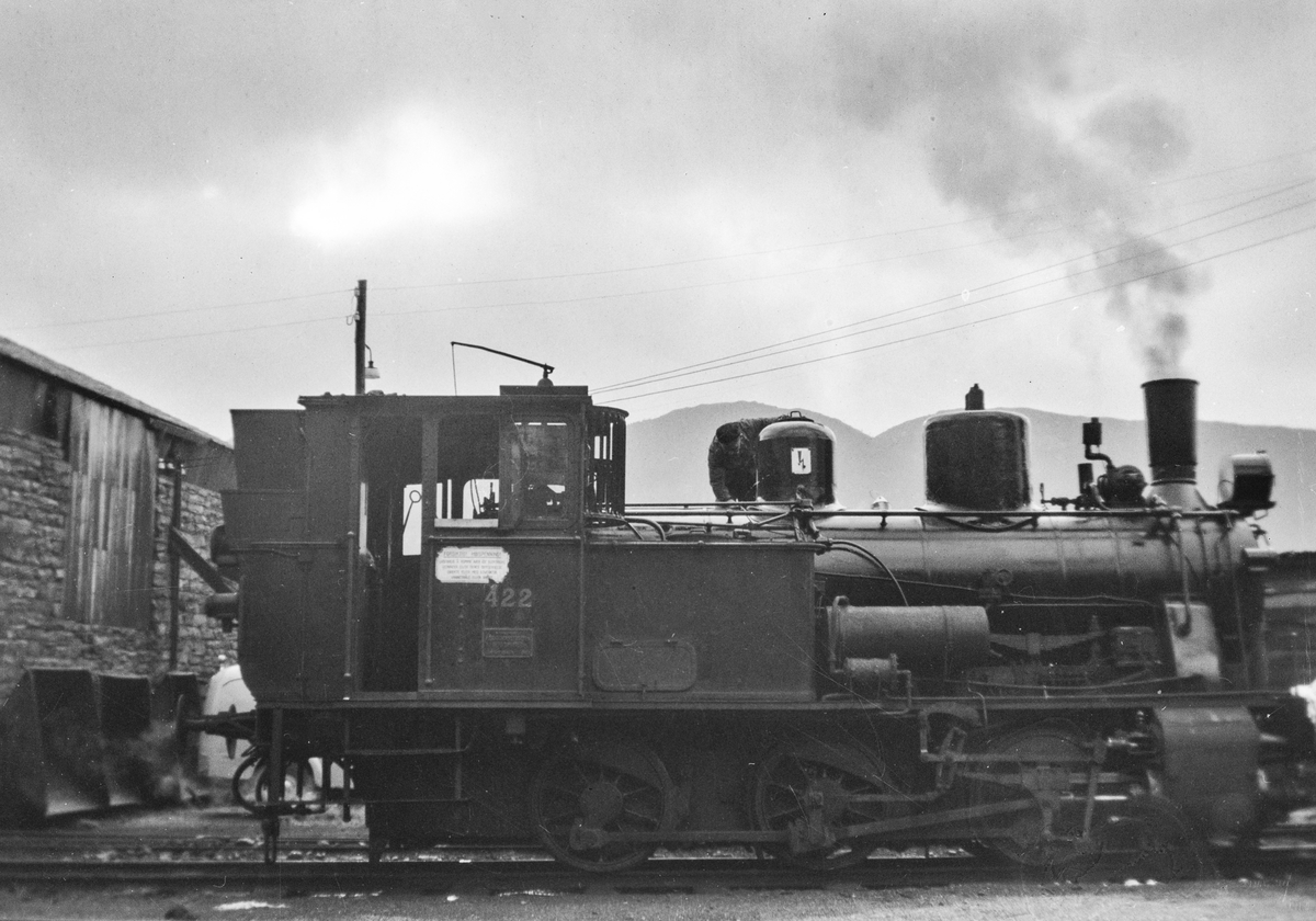 Damplokomotiv type 25d nr. 422  på Bergen stasjon