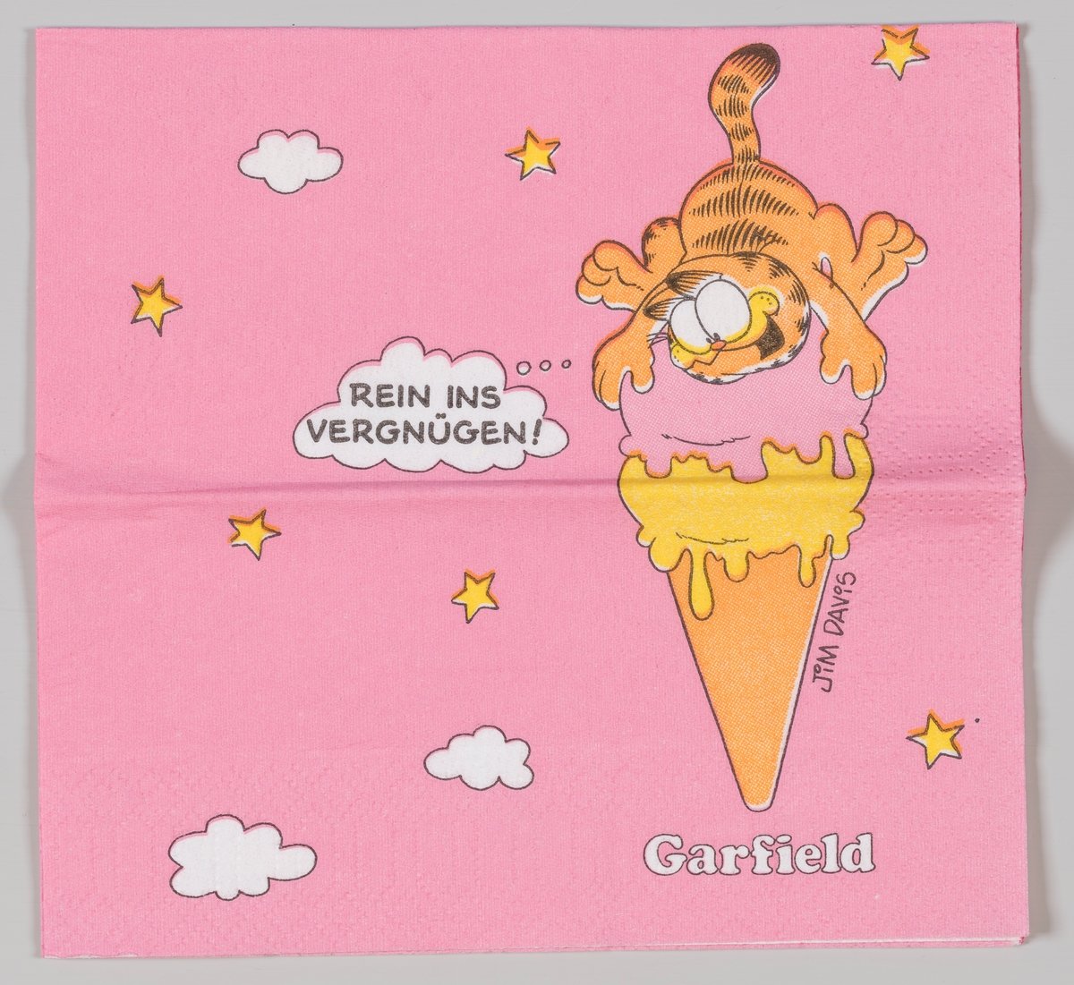 Pusur ligger opp på en diger isvaffel.

Pusur (amerikansk Garfield) er en tegneseriefigur skapt av Jim Davis i 1978.