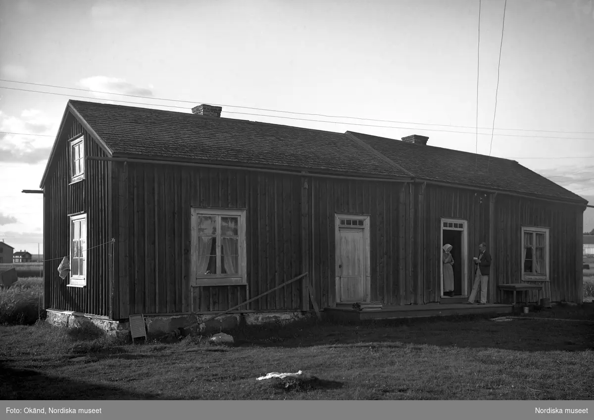 Norrbotten. Neder Luleå sn. Alvik. A. Johansson.  Bondgården: sommarstugu. Foto: B. Nordström, aug. 1926. E.U. 4011. Ur Topografiska bildarkivet, Norrbotten vol. 5