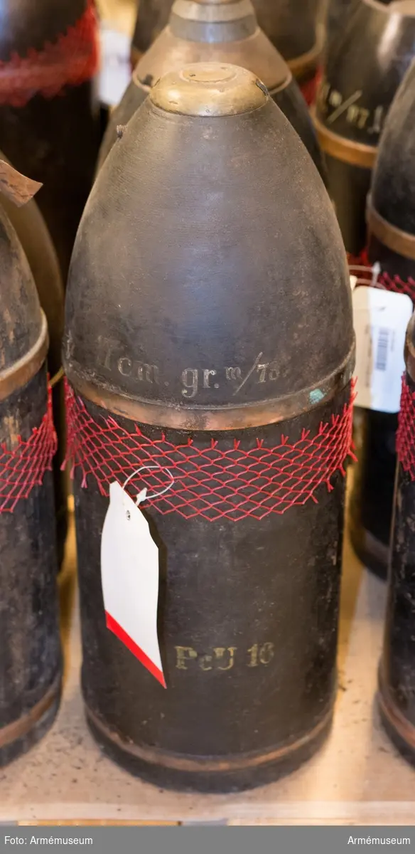 Grupp F II. 
17 cm granat m/1878 med rör till 17 cm räfflat bakladdningsmateriel.