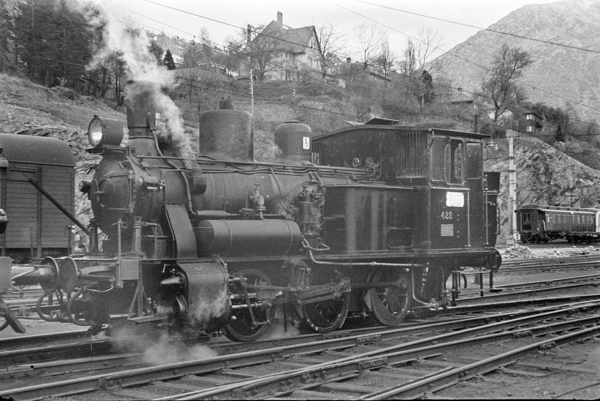 Damplokomotiv type 25d nr. 422 på Bergen stasjon.