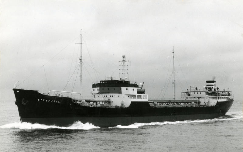 M/T «Etnefjell» (b.1950) i fart i åpen sjø. Foto: Norsk Maritimt Museum
