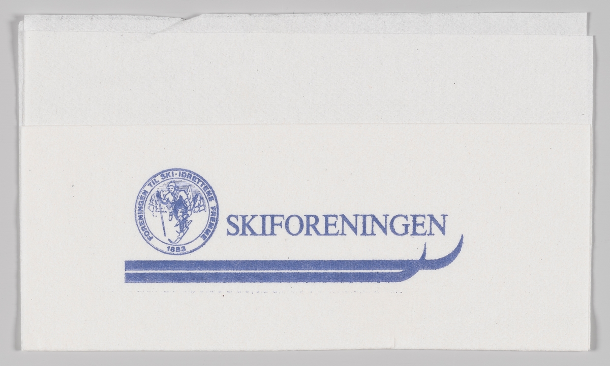 Et par ski og en reklametekst for Skiforeningen og logo med en skiløper.