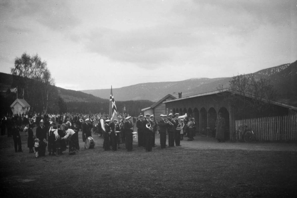 Musikkorps på Kirkevangen, Vestre Gausdal, 17. mai - Maihaugen ...