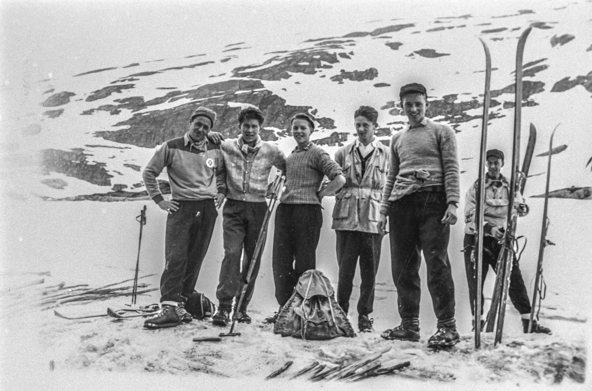 Venner på skitur i Støladalen