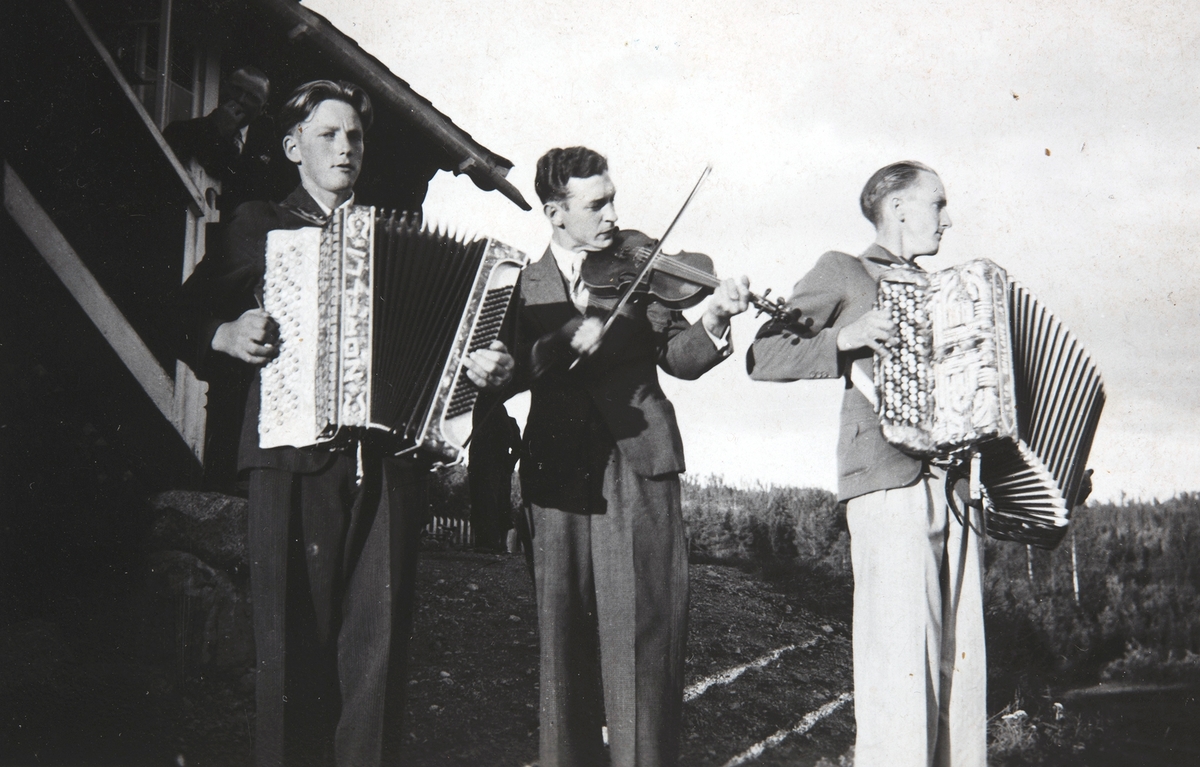 Per Mæhlum, Sverre Mæhlum, Olaf Mæhlum, musikere, trekkspill, fele. Stange.
