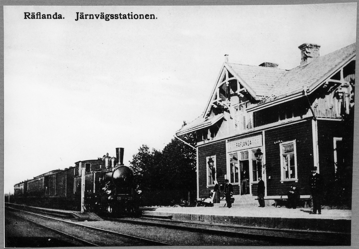 Rävlanda järnvägsstation. Göteborg - Borås Järnvägar, GBJ lok 20. Loket tillverkades 1907 av Nohab.