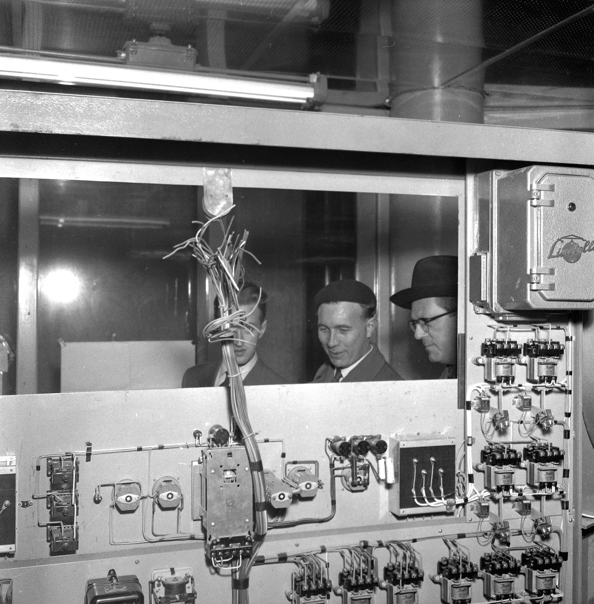 Hammars glasbruk.
December 1956.