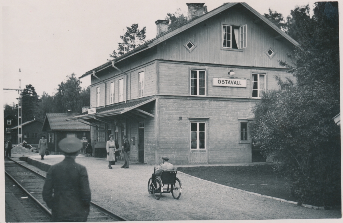Östavall station. Statens Järnvägar, SJ. Öppnades 1881 och fick eldrift 1936.