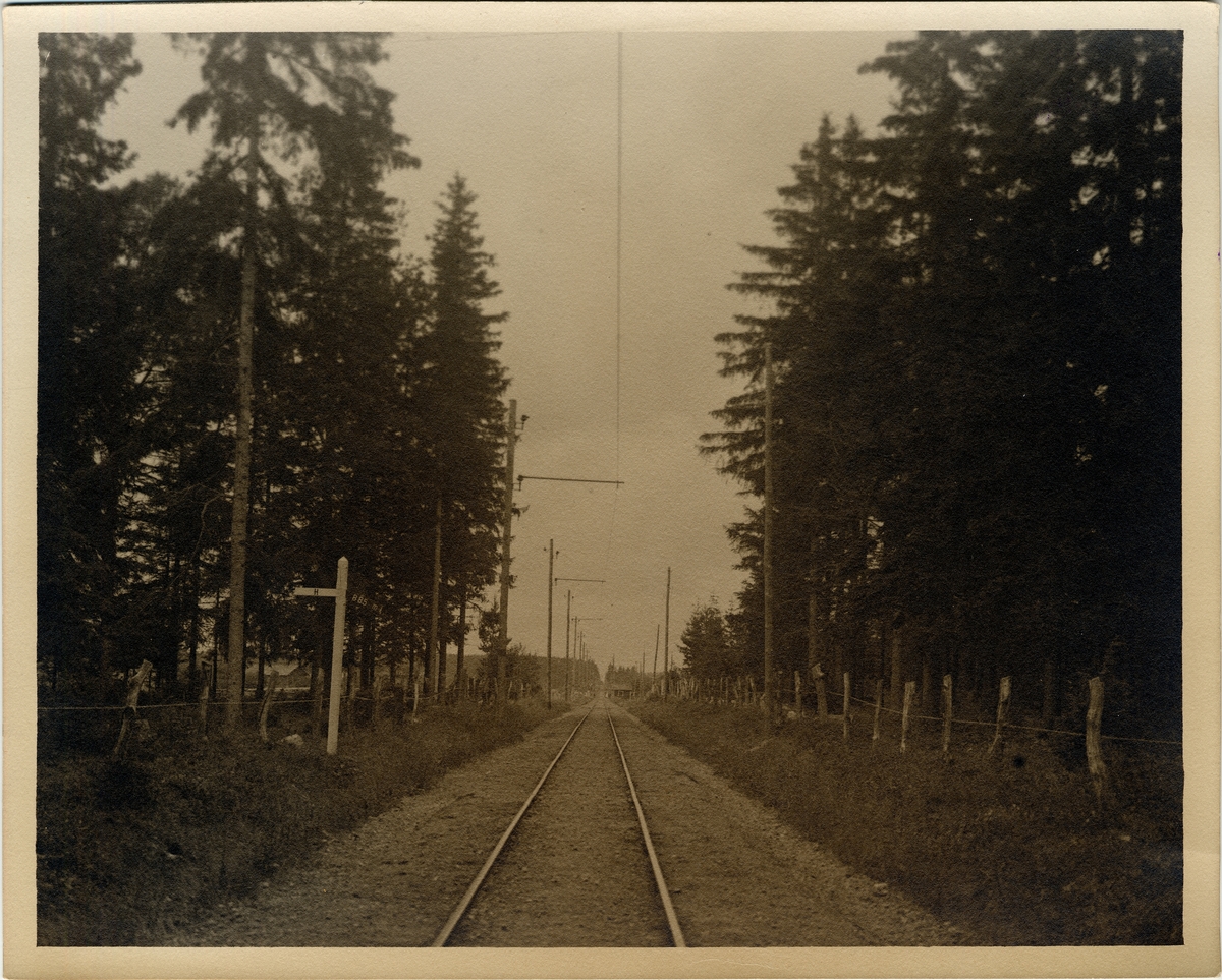 På linjen mellan Klockrike-Borensberg.