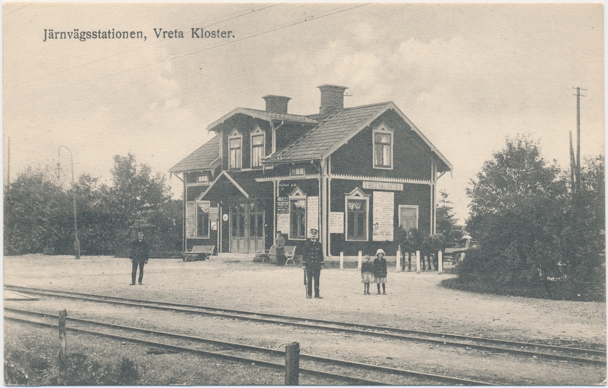 Vreta Kloster station. Mellersta - Östergötlands Järnväg, MÖJ. Banan öppnades 1897, elektrifiering 1915, övergick till Statens Järnvägar, SJ 1950 och banan stängdes 1963.