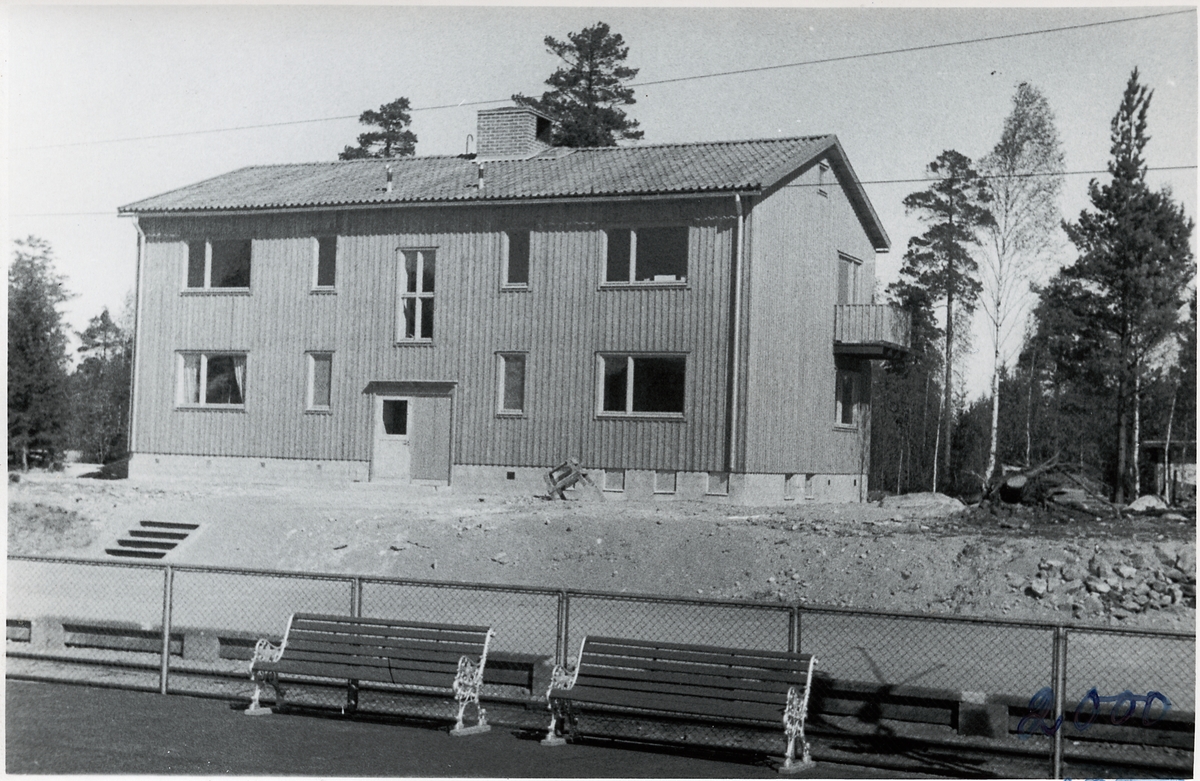 Byggnad vid Furuvik hållplats.