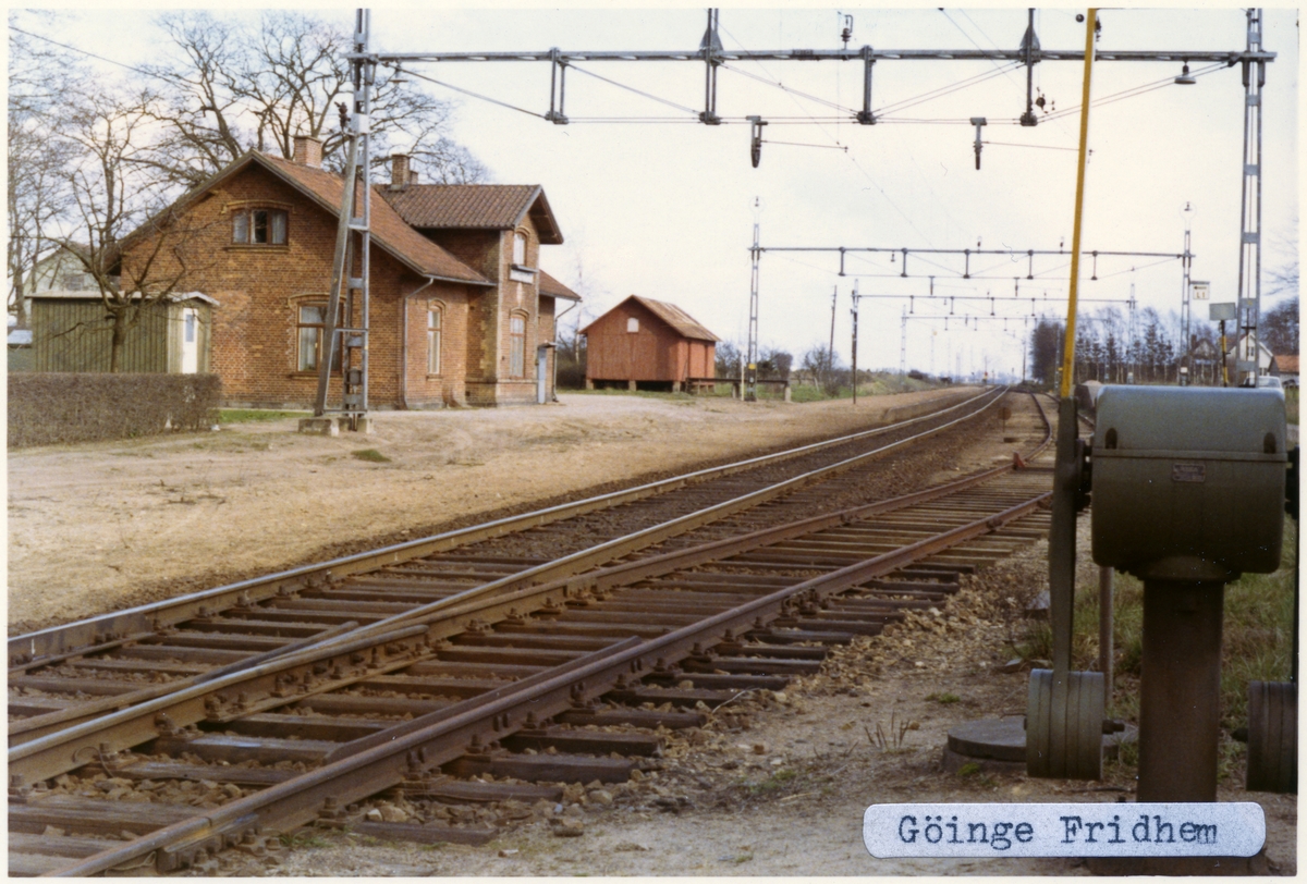 Hette före 10/11 1938 FRIDHEM. Stationen byggd 1865  Stationen öppnade 1865 som en anhaltsstation med en banvaktsstuga, som ombyggdes på 1870-talet och tillbyggdes 1905 som stationshus. Godsmagasinet revs 1981 och persontrafiken var slut 30 maj 1976.