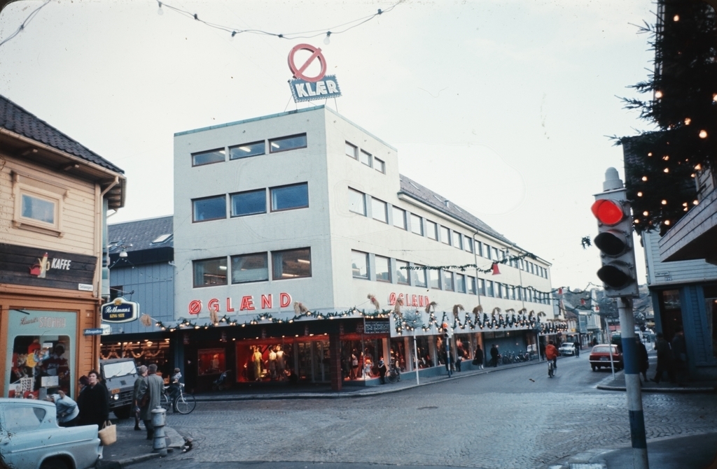 Butikken Ø-Klær i Krossen i Sandnes, julen 1967