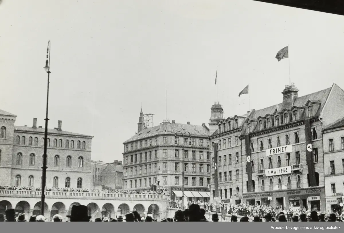 Folkets Hus, det gamle. 1. mai 1938