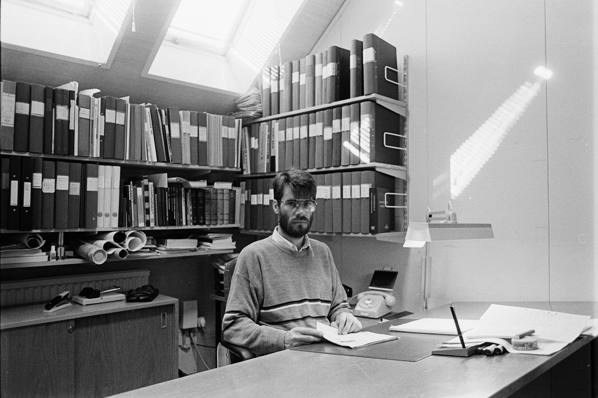 Gruvingenjör Bo Gustavsson på sin arbetsplats i Gruvkontoret, Dannemora Gruvor AB, Dannemora, Uppland augusti 1988