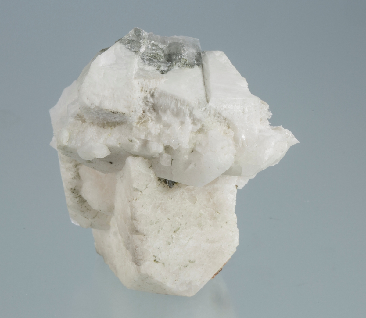 Stor krystall
Fra Samuel
Vekt: 57,29 g
Størrelse: 3,5 x 3,4 x 2,3 cm

FSN: Stor apofyllitt. FSN.