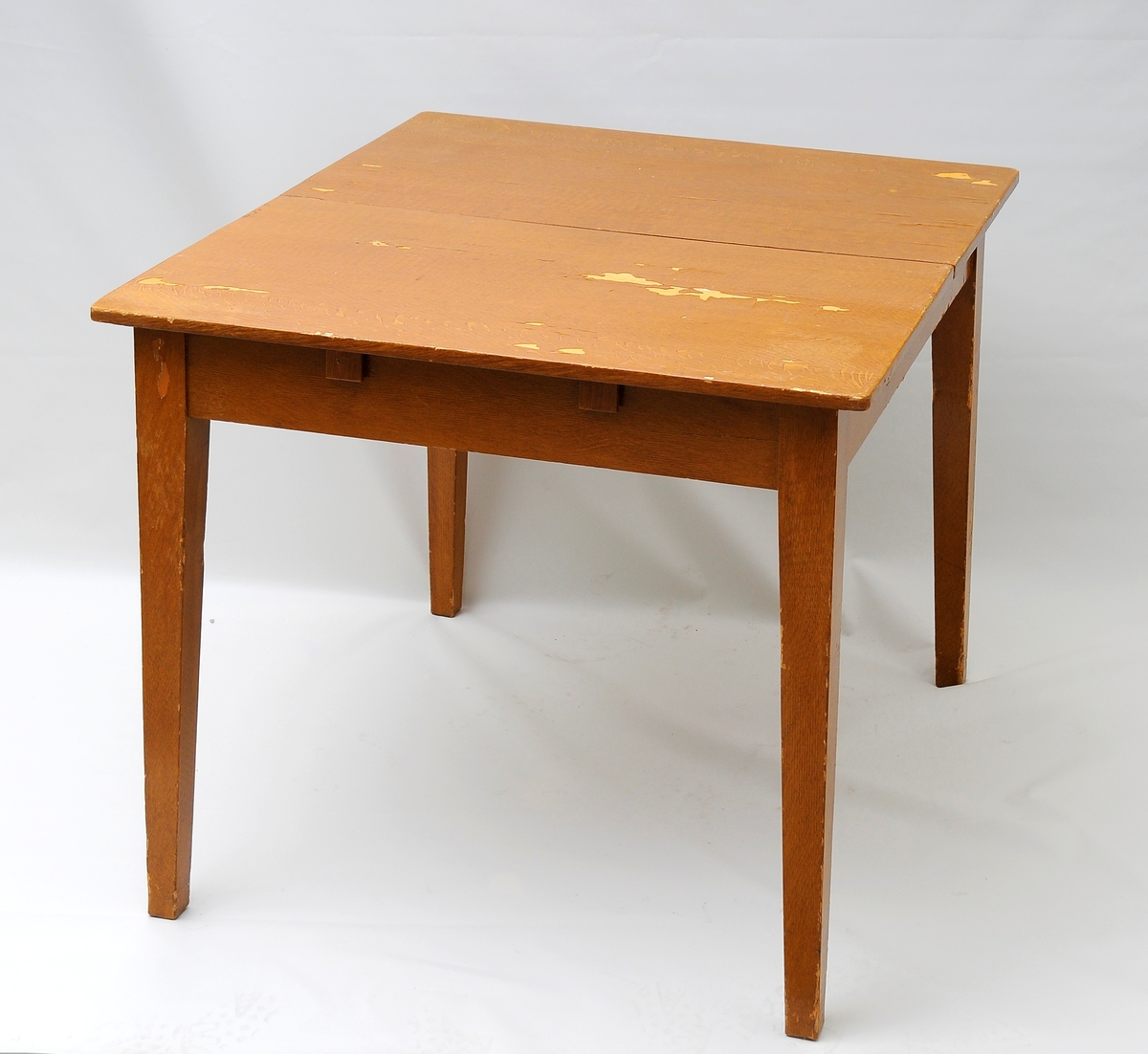 Spisebord, kvadratisk spisestuebord eller kjøkkenbord med ileggsplate