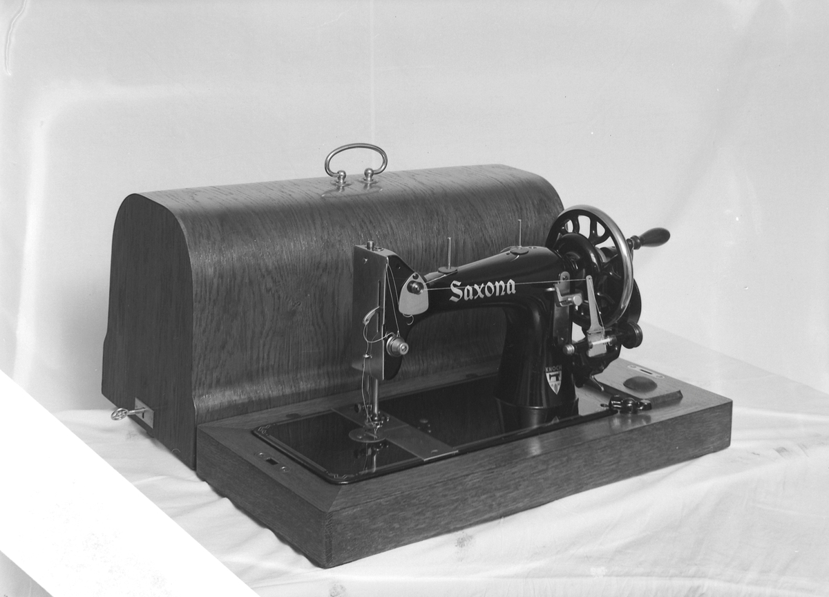 Saxona symaskin med tilbehør