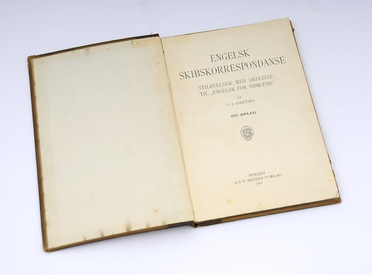 Lærebok brukt på sjømannsskolen i engelsk skipskorrespondase med stiløvelser og ordliste fra 1916.