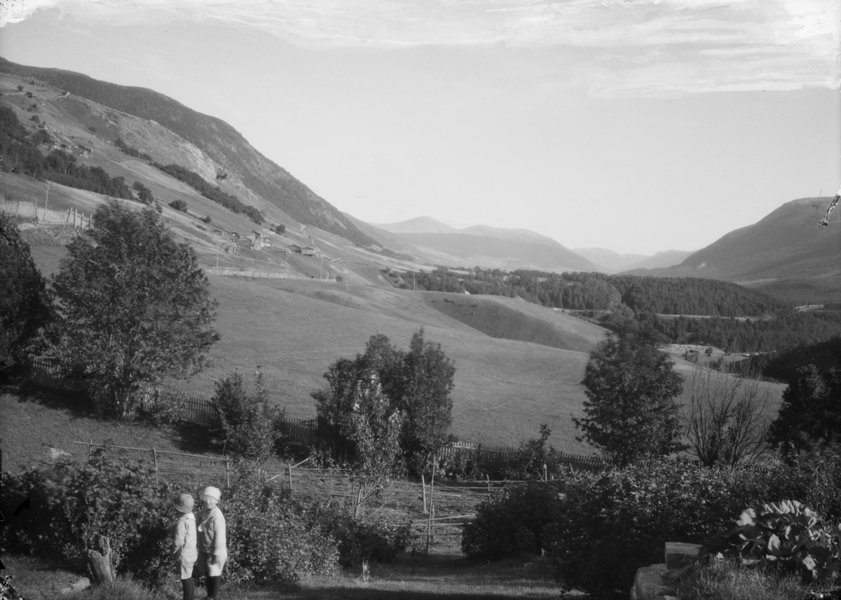 Utsikt fra Lie mot Dovre. Hjelljordet ligger til venstre